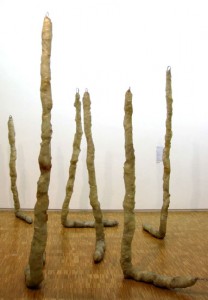 Eva Hesse, Untitled (Seven Poles), 1970. Resin and fiber-glass, polyethylene, aluminum wire (picturing six of the seven), 272 x 240 cm.