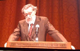 Leo Steinberg speaking at the memorial tribute to Jeanne-Claude at the Metropolitan Museum of Art, April 2010. Photo: Phyllis Tuchman