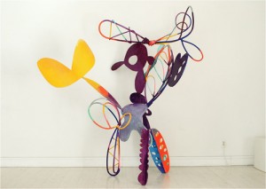 Peter Reginato, Dear Purple, 2011. Stainless steel and enamel, 88 x 80 x 46 inches. Courtesy of Heidi Cho Gallery