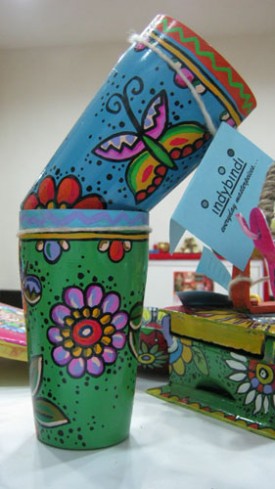 Hand painted acrylic glass by Barira Hasan at the Vasant Mela exhibition, Agha Khan Hall, New Delhi. Photo courtesy of Manu Tiwari.