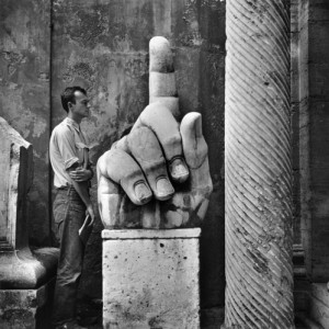 Robert Rauschenberg, Cy + Relics, Rome, 1952. Gelatin silver print. Photo © Estate of Robert Rauschenberg/VAGA