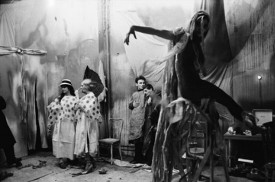 Pat Oldenburg (far right) and others in Claes Oldenburg’s Circus: Ironworks/Fotodeath at the Reuben Gallery, February 1961. © Robert R. McElroy/Licensed by VAGA, New York, New York