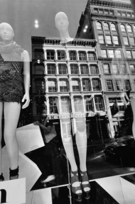 Lee Friedlander, New York, 2011 (plate 46 of the book under review). Courtesy of Fraenkel Gallery, San Francisco