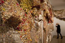 El Anatsui, Gli (Wall) (detail), 2010. Aluminum and copper wire, installation at the Brooklyn Museum, dimensions variable. Courtesy of the artist and Jack Shainman Gallery, New York. Brooklyn Museum photograph