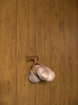 Maria Petschnig, Holdmetight, 2012. Wood, polyester, pantyhose, padding, 11 x 8 x 11 inches. Courtesy of the artist and One Stellar Rays