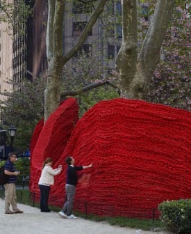 Installation view of Orly Genger’s Red, Yellow and Blue (2013) in Madison Square Park. Photo by James Ewing / Courtesy of Madison Square Park Conservancy.
