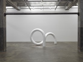 Carol Bove, Solar Feminine, 2013, powder coated steel, 55 1?4 x 120 3?4 x 34 1?2 inches. Photo credit: Jeffrey Sturges. Courtesy of the artist and Maccarone, New York.