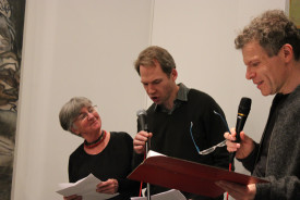 Alexi Worth reading, with Svetlana Alpers and David Cohen. Photo: Anna Shukeylo