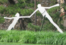 William King, Hurry, 1980, a work in cut steel sited publicly at the Temple University campus, Philadelphia