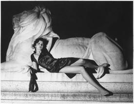 Francesca Woodman, Untitled, New York (Nf.413), 1979-1980. Vintage Gelatin Silver Print, 7 x 9-1/4 inches. © Francesca Woodman/ Courtesy of Marian Goodman Gallery