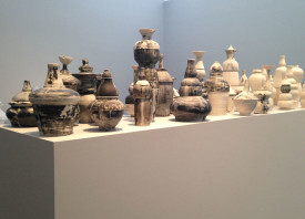 Arlene Shechet, Building, 2003. Glazed and biscuit porcelain, dimensions variable. Courtesy of the artist and Sikkema Jenkins & Co.