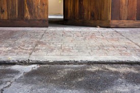 Wilfredo Prieto, A Handful of Copper, Nickel and Zinc, 2016. Powdered pesos, dimensions variable. Courtesy of the artist and Kurimanzutto Gallery.