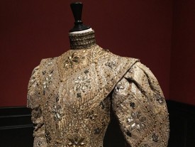 Detail of Byzantine Dress, Worth © L. Degrâces et Ph. Joffre / Galliera / Roger-Viollet