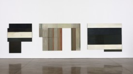 David Novros, Lent Painting, 1975. Oil on canvas, 78 x 300 inches. Courtesy of the Artist and Paula Cooper Gallery.