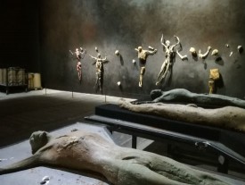 Installation shot of Roberto Cuoghi, Imitazione di Cristo, 2017 at the Italia pavilion, Venice, 2017