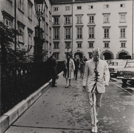Günter Brus, Wiener Spaziergang, 1965. Photo: Ludwig Hoffenreich © Günter Brus